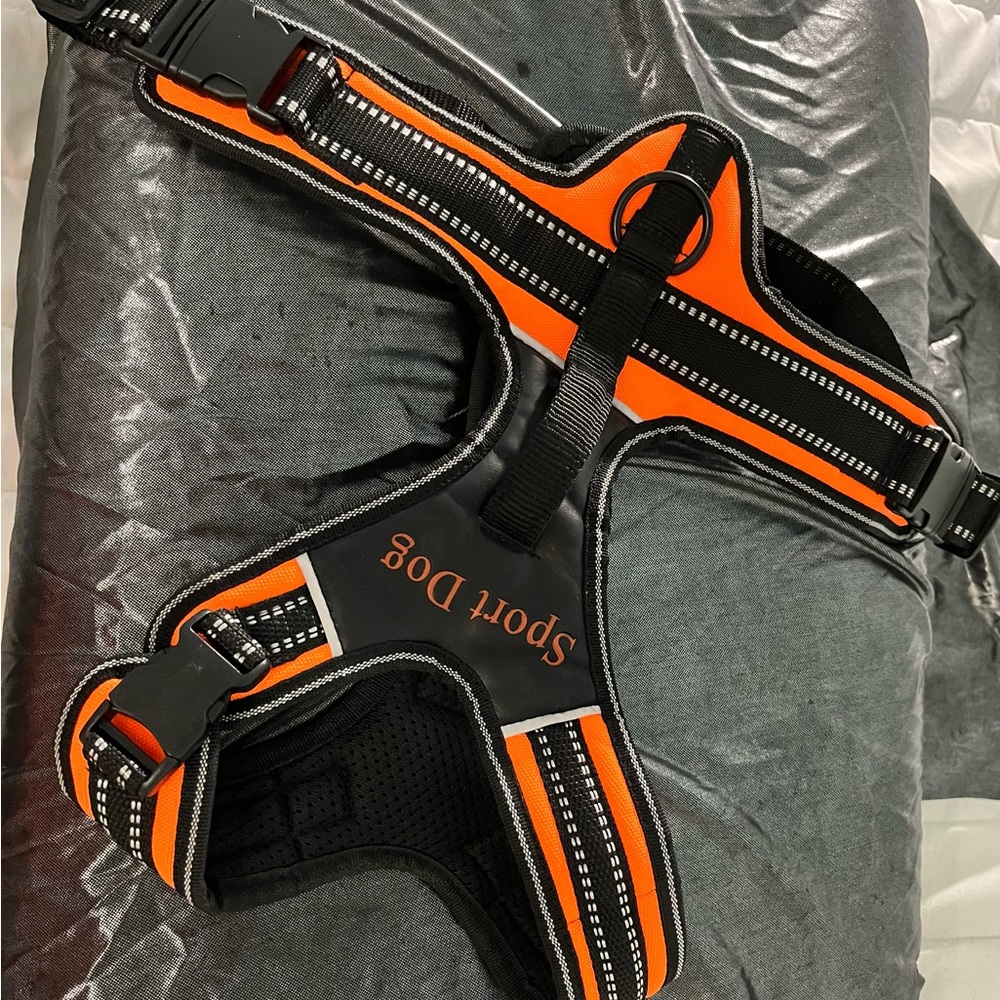 Eye poppin’ neon orange, ergonomic harness with front clip